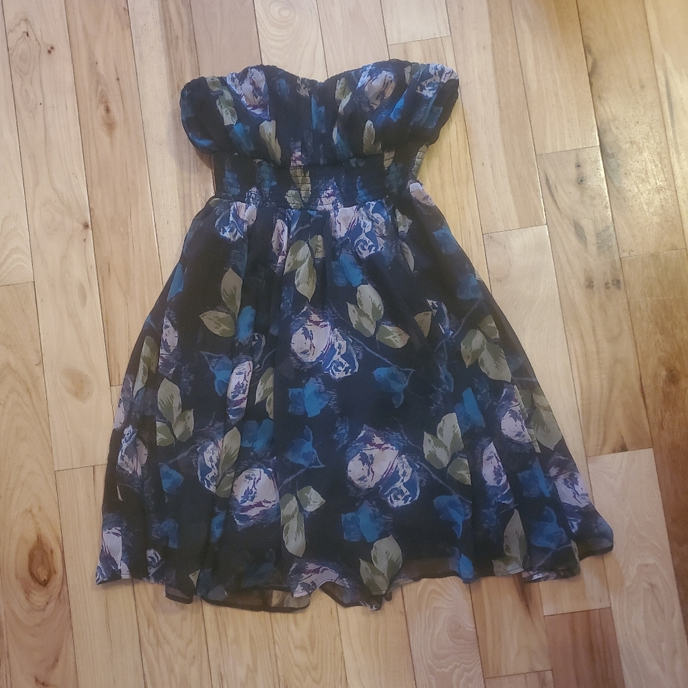 Kimchi Blue Strapless Dress